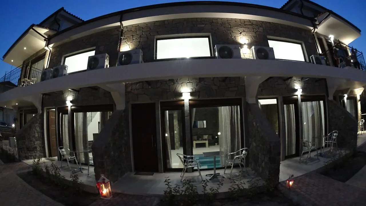 Stone Suites Pefkochori Aparthotel