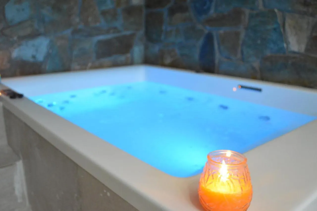 Aparthotel Stone Suites Pefkochori