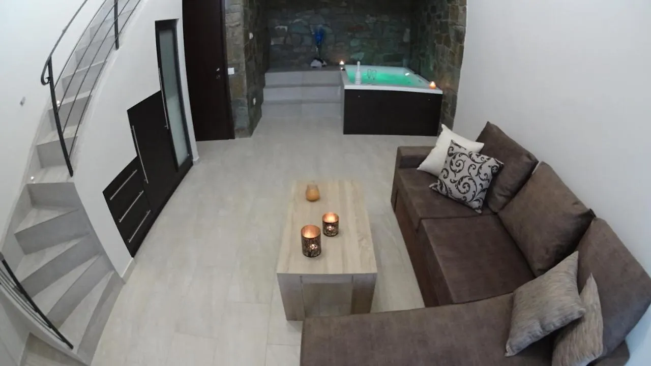 Stone Suites Pefkochori Lejlighedshotel